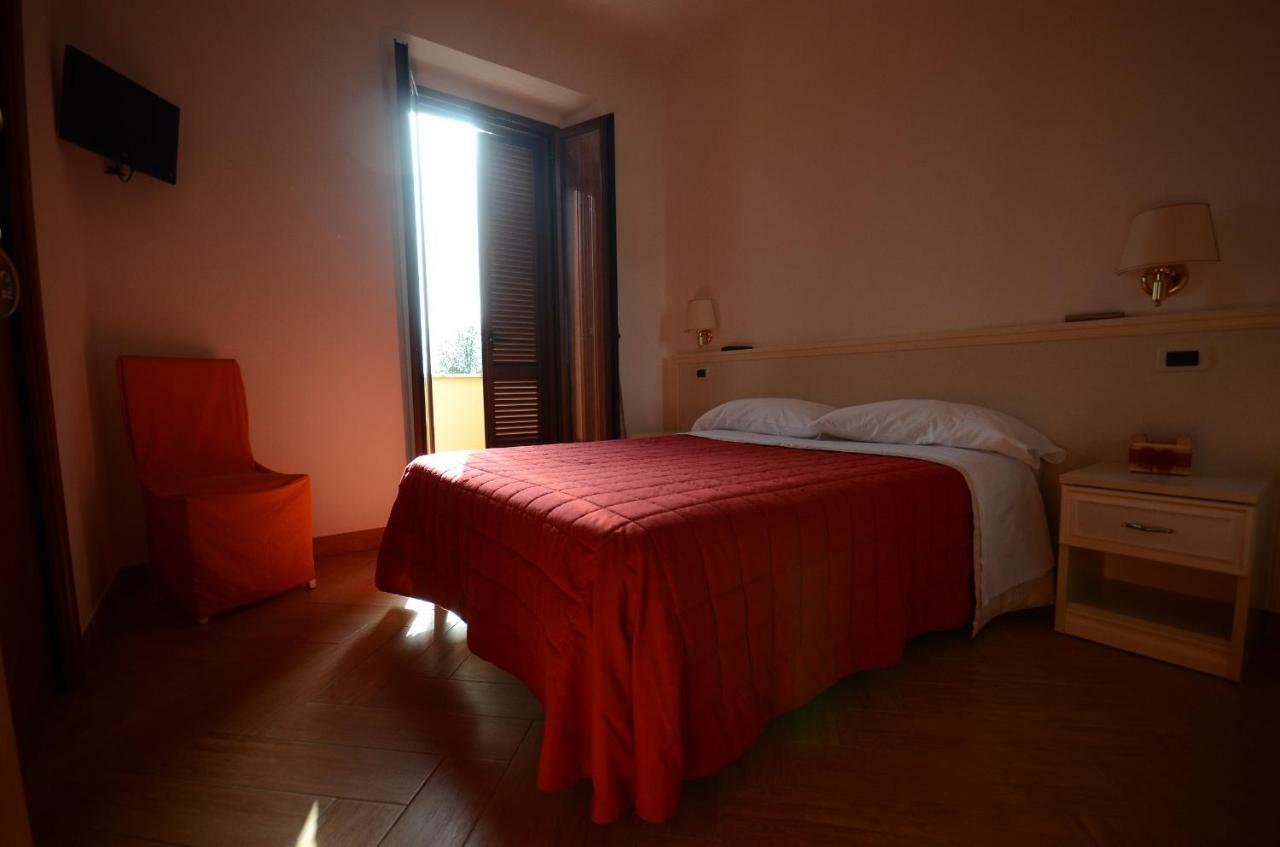 Bed and Breakfast Il Piccolo Nido Borgo Montenero Exterior foto