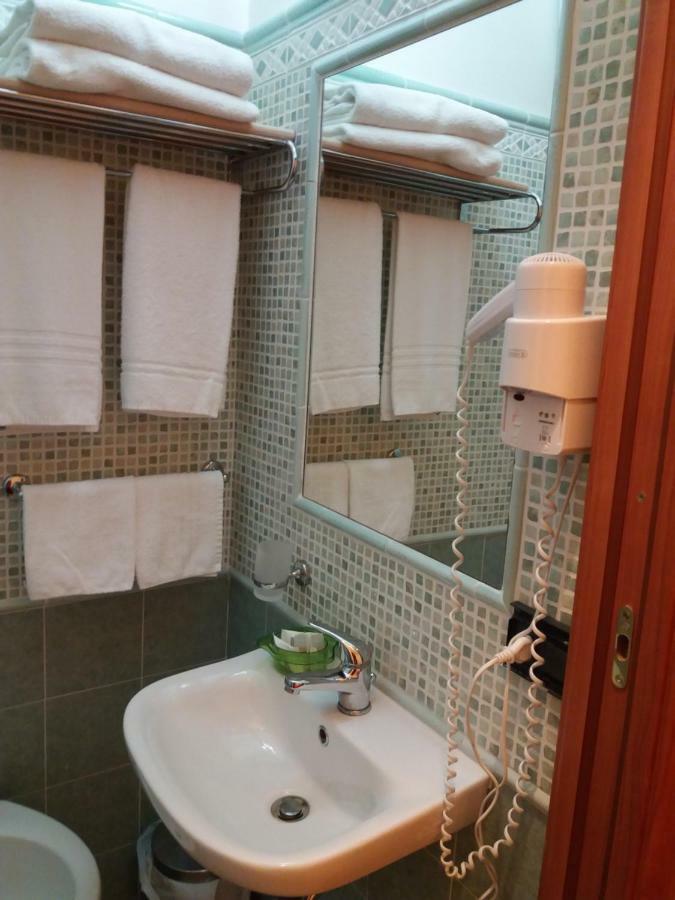Bed and Breakfast Il Piccolo Nido Borgo Montenero Exterior foto