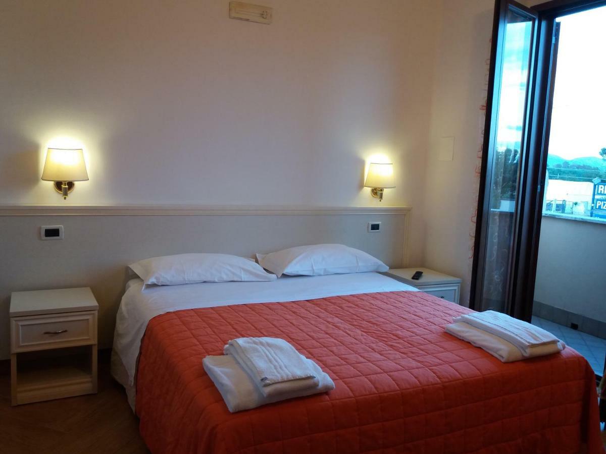 Bed and Breakfast Il Piccolo Nido Borgo Montenero Exterior foto