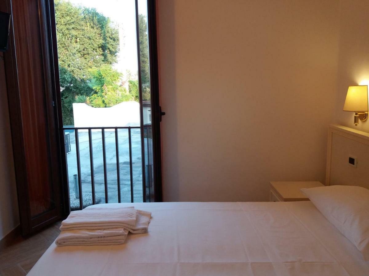 Bed and Breakfast Il Piccolo Nido Borgo Montenero Exterior foto